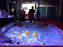Lekker bubbelen op de beurs, foto 1600x1200, 3 reacties, 23 stemmen