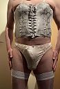 Nieuw corsetje, foto 2036x3032, 12 reacties, 20 stemmen