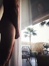 Voyeur?, foto 960x1280, 0 reacties, 2 stemmen
