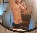 Wanna touch?, foto 2385x2175, 7 reacties, 11 stemmen