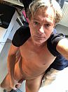 Webcam slaaf, foto 960x1280, 0 reacties, 1 stemmen