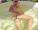 in de hot tub, foto 1013x798, 0 reacties, 7 stemmen