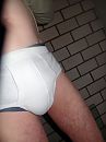 in gulponderbroeken in berging, foto 3000x4000, 4 reacties, 4 stemmen