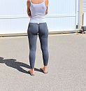 op stap in strakke legging, foto 1217x1280, 59 reacties, 270 stemmen
