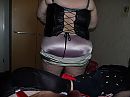 satyn slip in grote poep, foto 4000x3000, 1 reacties, 7 stemmen