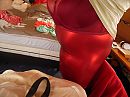 sexi rood satyn rok, foto 4000x3000, 1 reacties, 8 stemmen