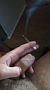 slappe pik met joint, foto 2253x4000, 2 reacties, 7 stemmen
