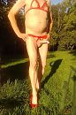 wie wil hieraan zuigen ?, foto 1437x2152, 2 reacties, 12 stemmen