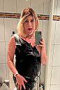 zwarte rubber en  lingerie, foto 425x640, 2 reacties, 8 stemmen