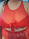 BBW in red, foto 1500x2000, 4 reacties, 15 stemmen