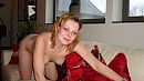 Geile slet met tepelpiercings, foto 480x270, 11 reacties, 73 stemmen