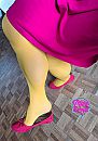 Gele panty, foto 2802x4000, 1 reacties, 4 stemmen
