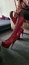Heels 1, foto 432x960, 2 reacties, 16 stemmen