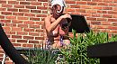 In de tuin, foto 1991x1094, 4 reacties, 26 stemmen
