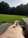 Lekker nog naakt buiten, foto 3000x4000, 16 reacties, 38 stemmen