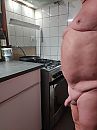 Naakt in de keuken, foto 3004x4000, 5 reacties, 14 stemmen