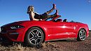 Red high heels on windshield!, foto 1280x720, 4 reacties, 3 stemmen
