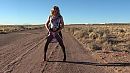 Samantha dancing in the Desert, foto 1280x720, 2 reacties, 8 stemmen