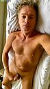 Sex slaaf, foto 960x1703, 0 reacties, 1 stemmen