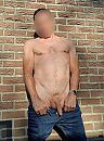 Slappe pik in spijkerbroek, foto 1988x2668, 0 reacties, 7 stemmen