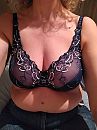 Uitkleden 2, foto 540x720, 3 reacties, 13 stemmen