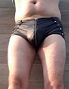Wie opent de rits, foto 1561x1990, 1 reacties, 4 stemmen