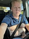 Zelfs in de auto te geil, foto 2316x3088, 7 reacties, 23 stemmen