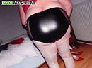 latex slipje, foto 550x412, 4 reacties, 10 stemmen