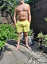 lekker broek je, foto 3000x4000, 12 reacties, 25 stemmen