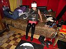 rode strakke rok en boots, foto 4000x3000, 1 reacties, 11 stemmen