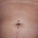 Zelf 2 navelpiercings gezet, foto 2075x2058, 1 reacties, 4 stemmen