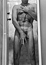 Er is nog ruimte in de douche, foto 682x960, 1 reacties, 4 stemmen