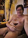 Genieten van een glas wijn, foto 3000x4000, 1 reacties, 5 stemmen