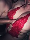 He loves red, foto 1200x1600, 28 reacties, 131 stemmen
