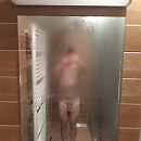 In de douche, foto 3456x3456, 4 reacties, 16 stemmen
