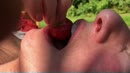 Joke eet een aardbei, film 00:00:19, 28 reacties, 151 stemmen