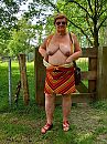 Laat mijn tieten zien..., foto 3000x4000, 18 reacties, 71 stemmen