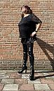 Lady in Black, foto 1638x2737, 1 reacties, 2 stemmen