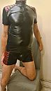 Manlief in outfit, foto 900x1600, 3 reacties, 10 stemmen