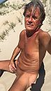 Masturbatie op het strand, foto 1284x2258, 0 reacties, 2 stemmen