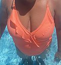 Met badpak, foto 1624x1720, 5 reacties, 44 stemmen