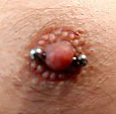Mijn nieuwe tepelpiercing, foto 2824x2800, 4 reacties, 9 stemmen