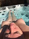 Naakt in de Hot Tub, foto 1536x2048, 19 reacties, 79 stemmen