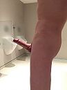 Naakt op een openbaar toilet, foto 960x1280, 11 reacties, 39 stemmen