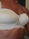 Nieuwe bh, foto 2208x2944, 20 reacties, 24 stemmen