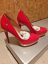 Nieuwe heels, foto 3000x4000, 6 reacties, 13 stemmen