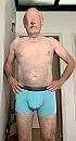Oudere man, foto 1676x3088, 0 reacties, 4 stemmen