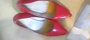 Pissen in Pumps Buurvrouw, foto 4000x1800, 2 reacties, 5 stemmen