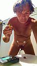 Poppers en electrosex, foto 580x1024, 0 reacties, 2 stemmen