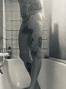 Shower and play, foto 1842x2456, 1 reacties, 8 stemmen